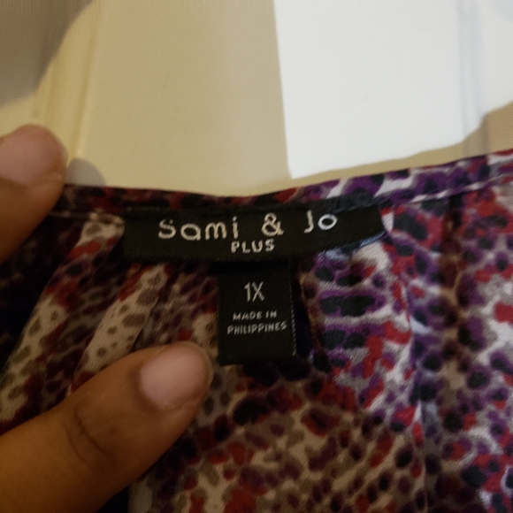 Sami & Jo: Color Snake Skin Top - Picture 6 of 7